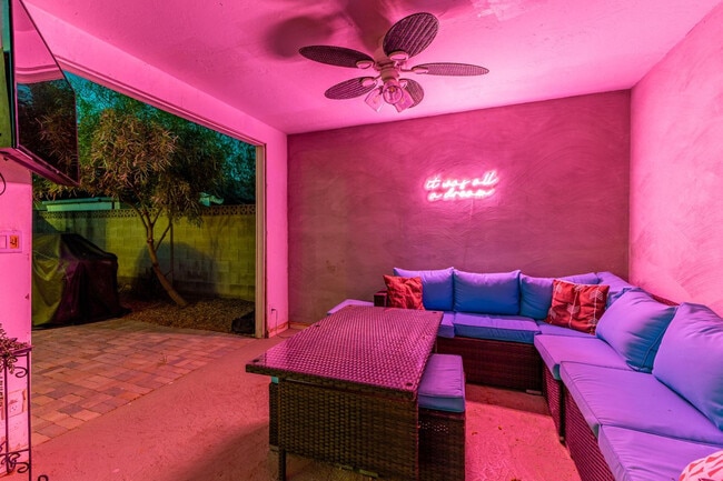 Building Photo - 8335 E Weldon Ave