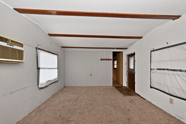 Building Photo - 1305 Ridge Cir