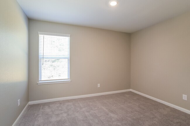 Building Photo - 27064 Leonardo Dr