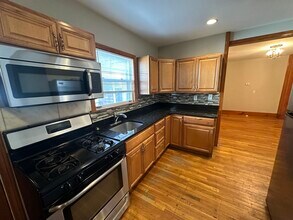 Building Photo - 258 Lexington St