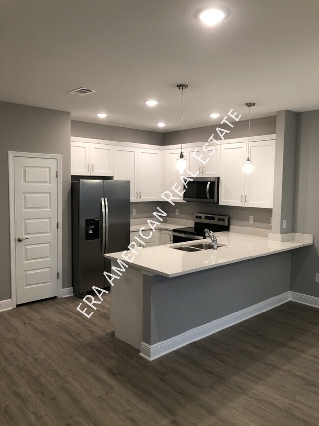 Building Photo - 999 Skylark Rd