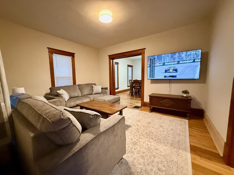 Building Photo - 1521 Rhode Island St