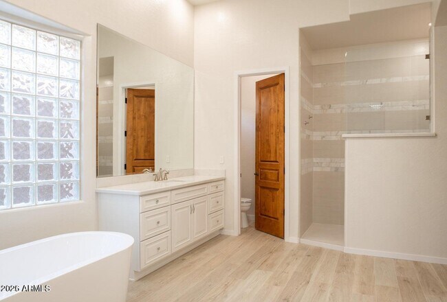 Building Photo - 14672 E Larkspur Dr