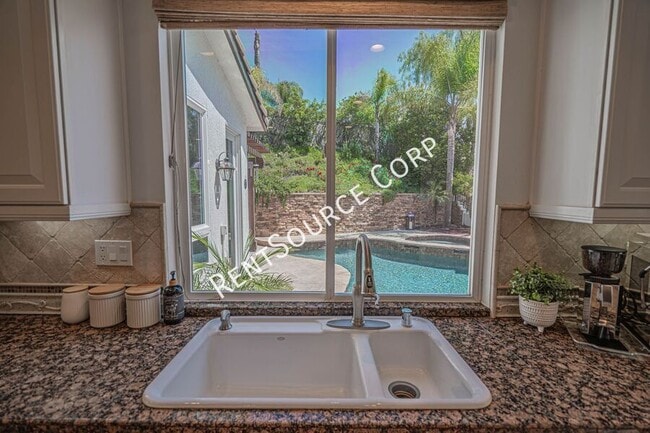 Building Photo - 26511 Brooks Cir