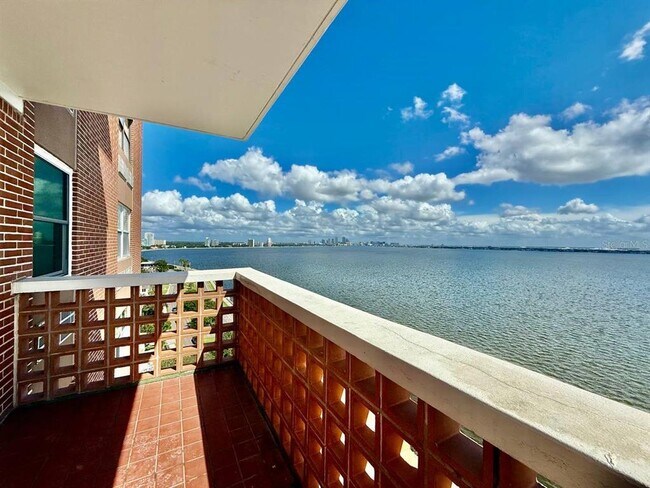 Building Photo - 4015 Bayshore Blvd