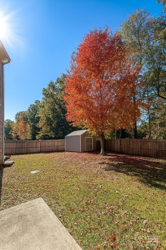 Building Photo - 8325 Burgundy Ridge Dr