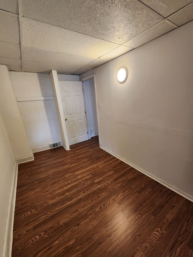 Building Photo - 3 Bedroom Home Available in Harrisburg!