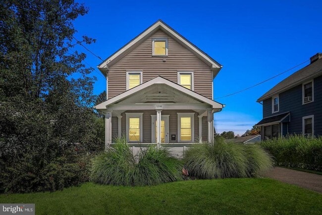 Building Photo - 108 W Highland Ave