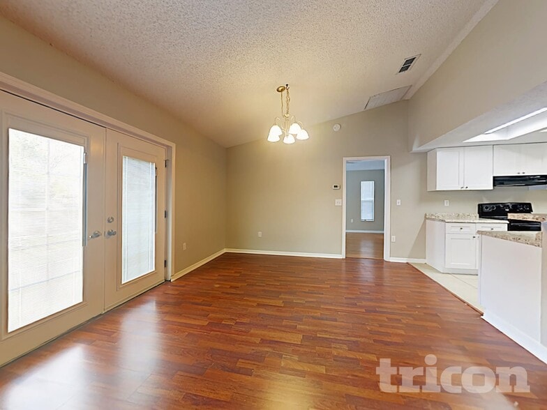 Building Photo - 13415 Twin Lake Ave