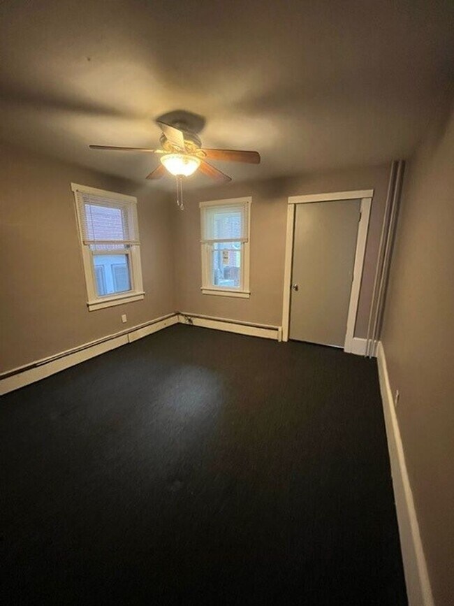 Building Photo - 135 W Ridge St