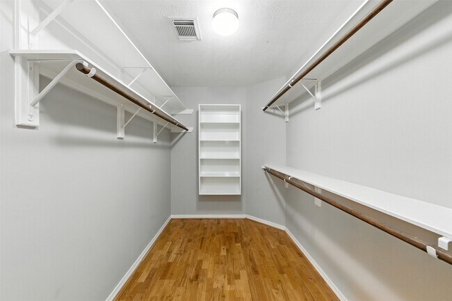Building Photo - 5115 Inker St