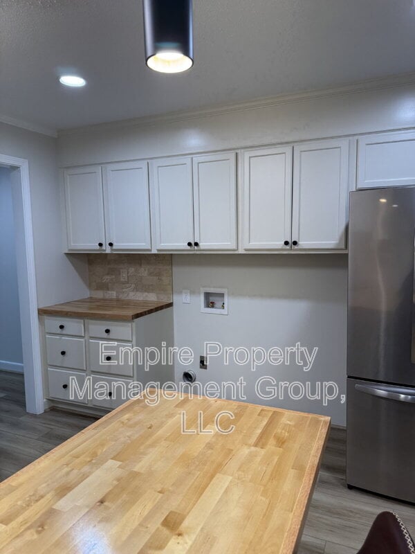 Building Photo - 1700 Dalloz Rd