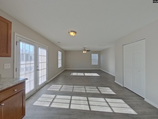 Building Photo - 482 Fox Trot Dr