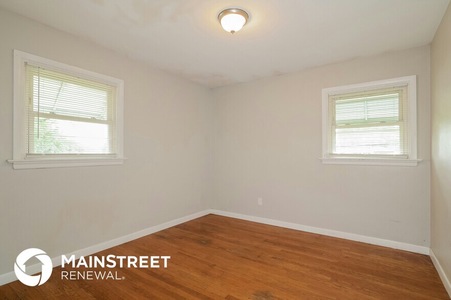 Building Photo - 670 Florland Dr