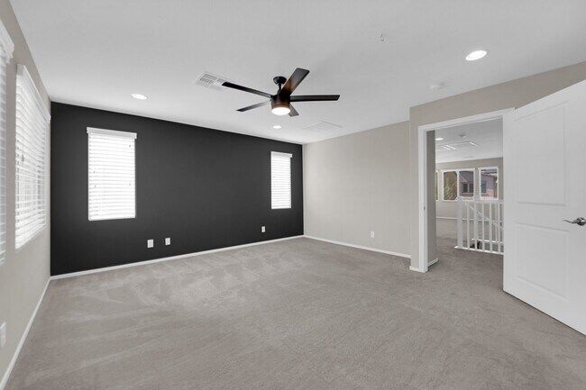 Building Photo - Beautiful House near Durango Curve