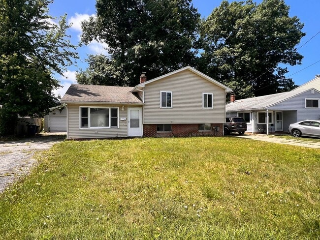 Building Photo - Move in ready!