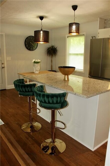 Building Photo - 667 Tara Cir SE