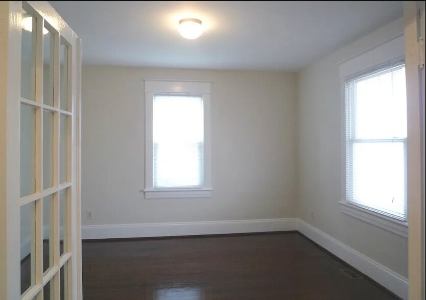 Building Photo - 523 Arbutus Ave SE