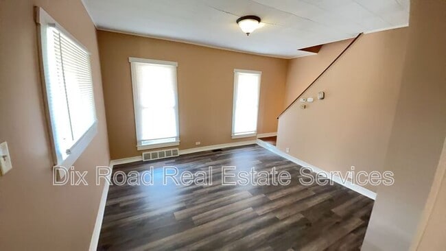 Building Photo - 1007 Elwood St