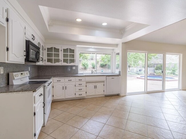 Building Photo - Beautiful 4 bed 2 bath house in Agoura Hills