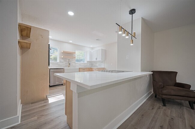 Building Photo - 3 Roserush Ct