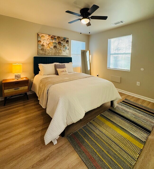 Building Photo - 2447 McAlpine Terrace