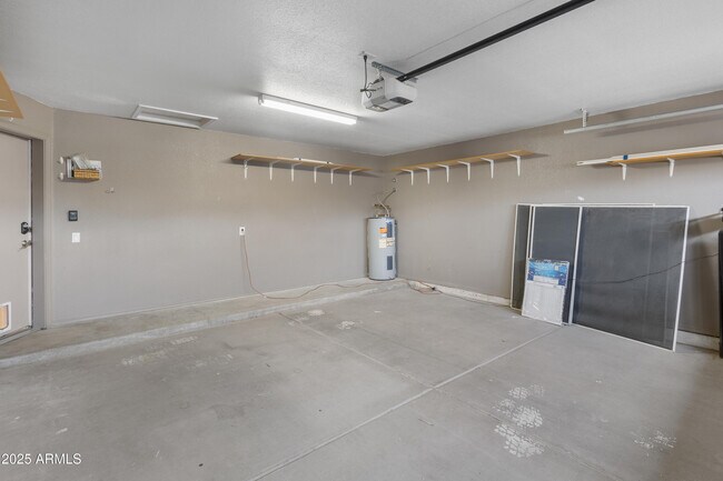 Building Photo - 3404 E Lavey Ln