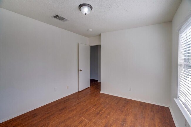 Building Photo - 2602 Stapleford Dr