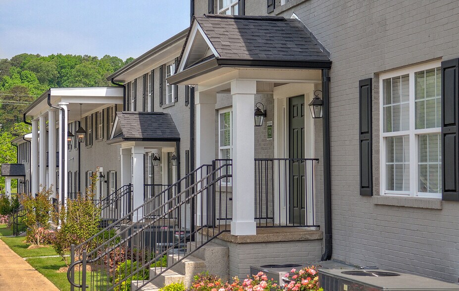Building Photo - Midtown Square Apartment Homes by Callio P...