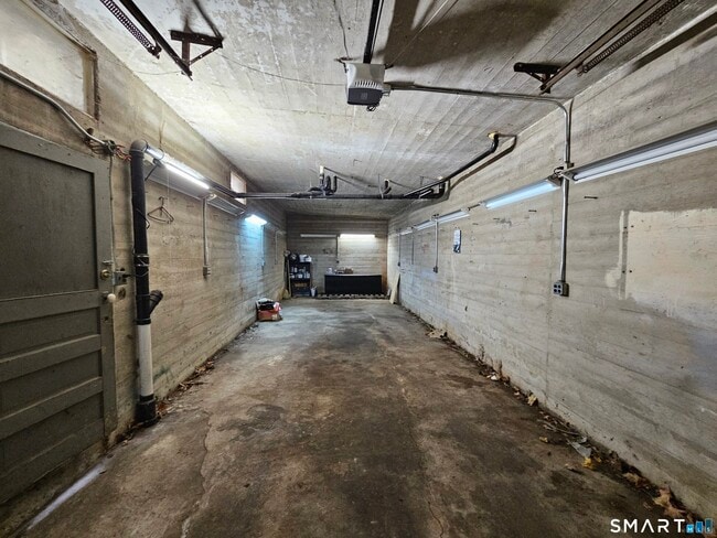 Building Photo - 57 Warren St