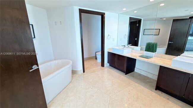 Building Photo - 150 Sunny Isles Blvd