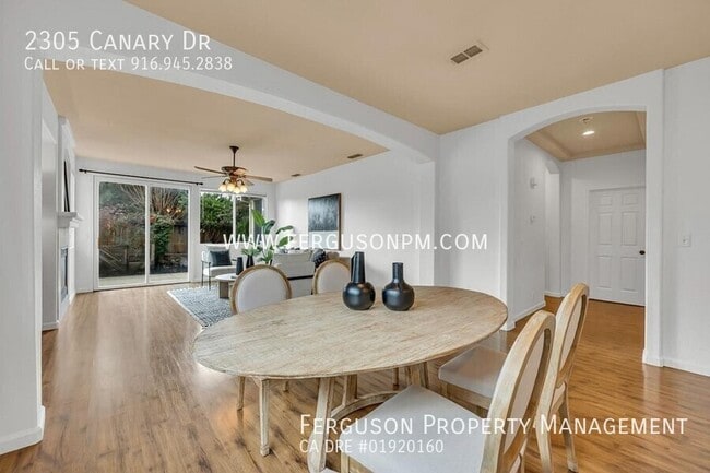 Building Photo - 2305 Canary Dr