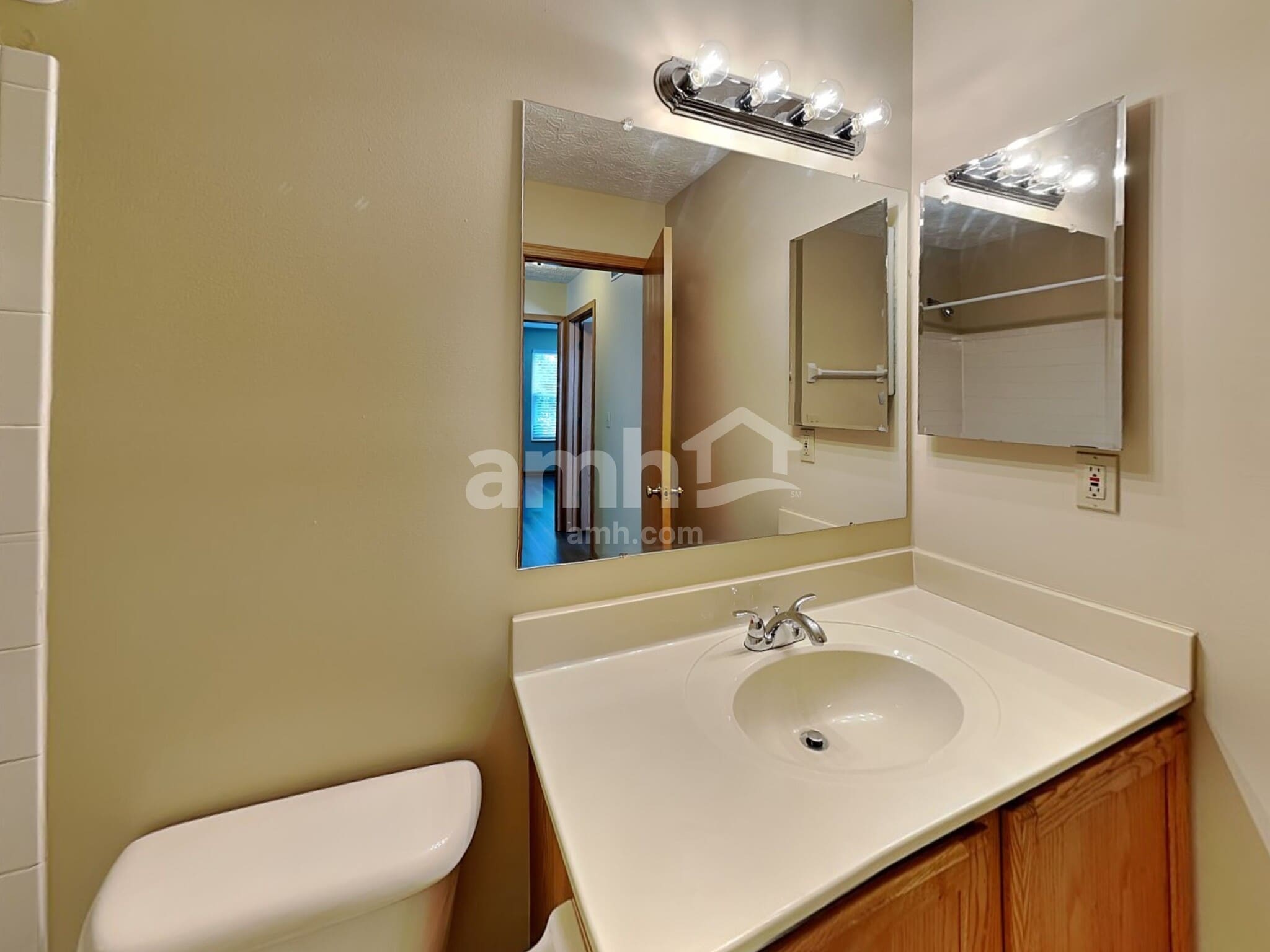 Building Photo - 5896 Oreily Dr