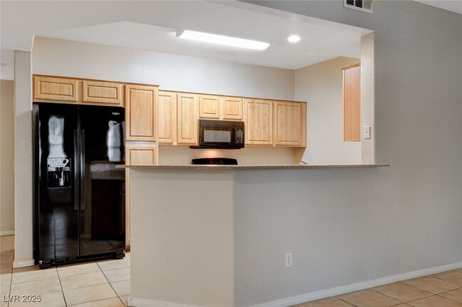 Building Photo - 5855 Valley Dr