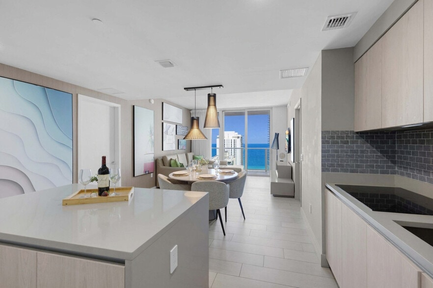 Building Photo - 4112 Jimmy Buffett Mem Hwy