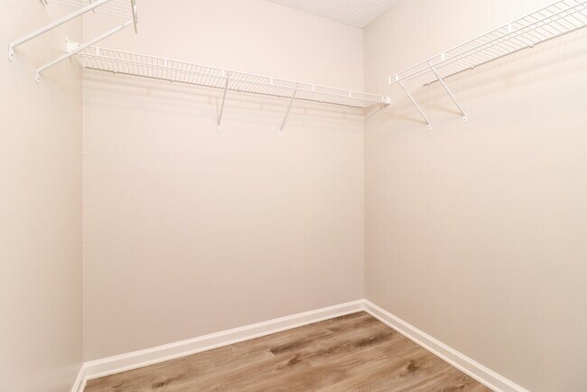 Building Photo - 2394 Oakland Spring Dr