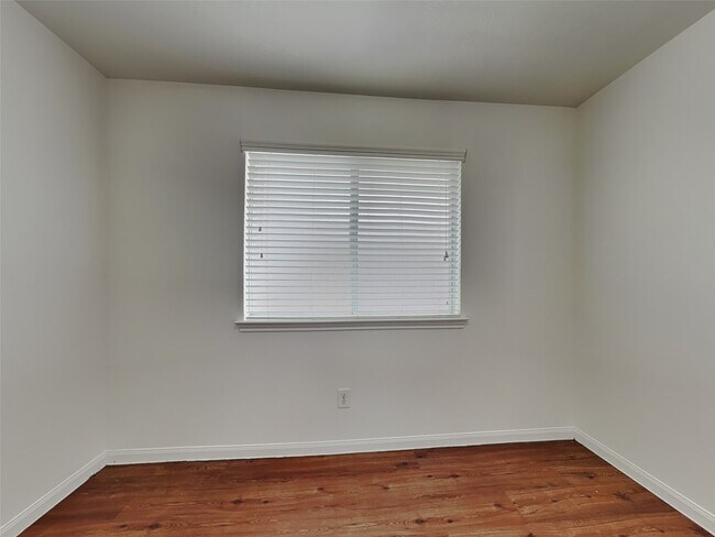 Building Photo - 2710 Bammelwood Dr