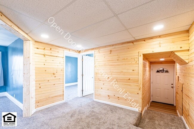 Building Photo - 1703 Sprott St