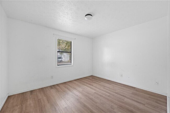 Building Photo - 1008 Davis St