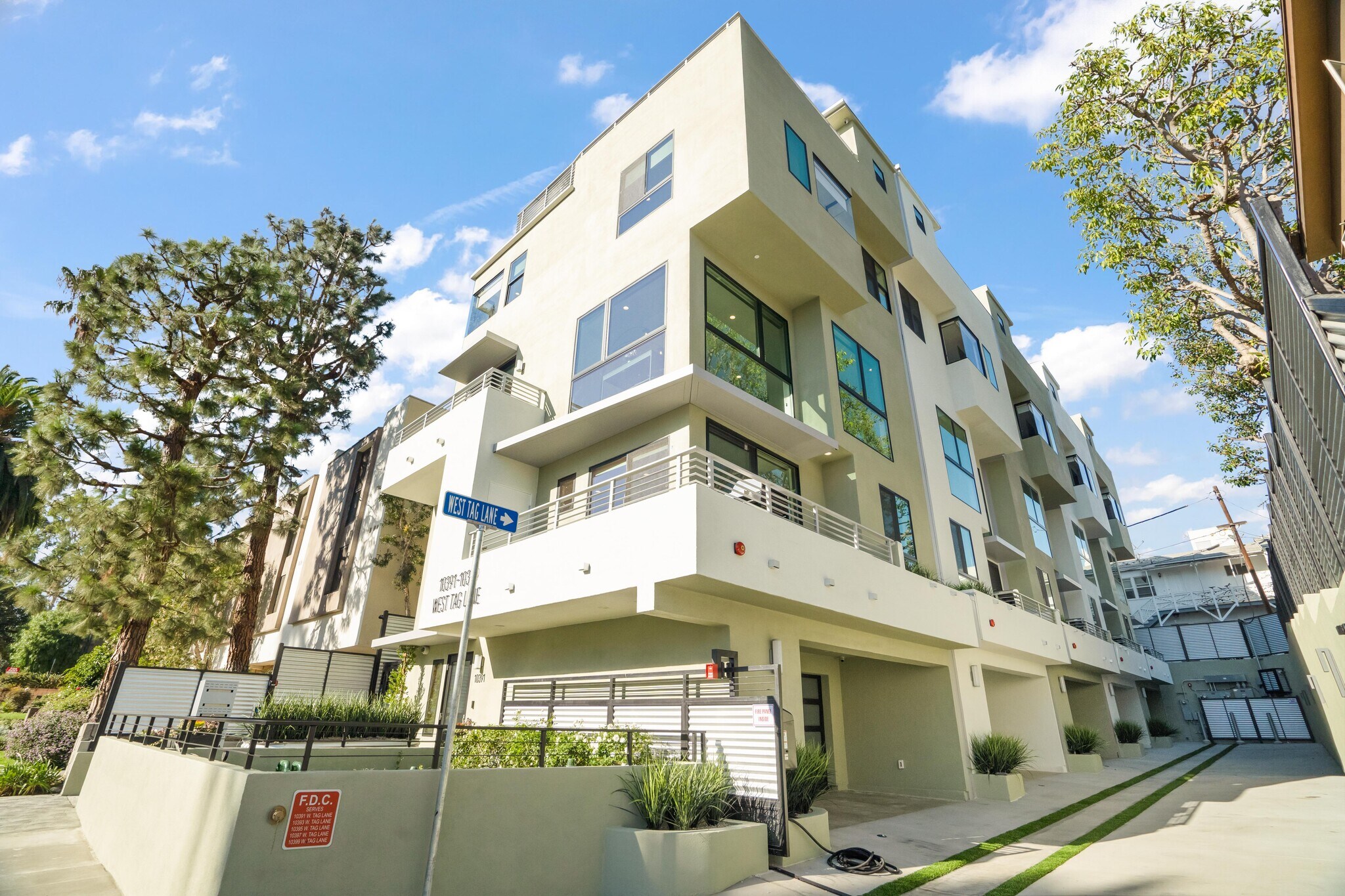 Building Photo - 10393 Tag Ln