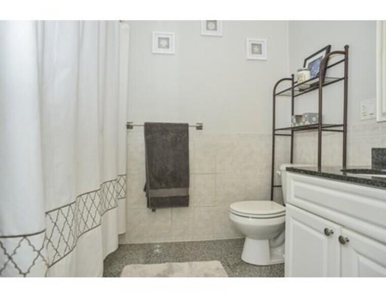 Building Photo - 25 Aldrich St