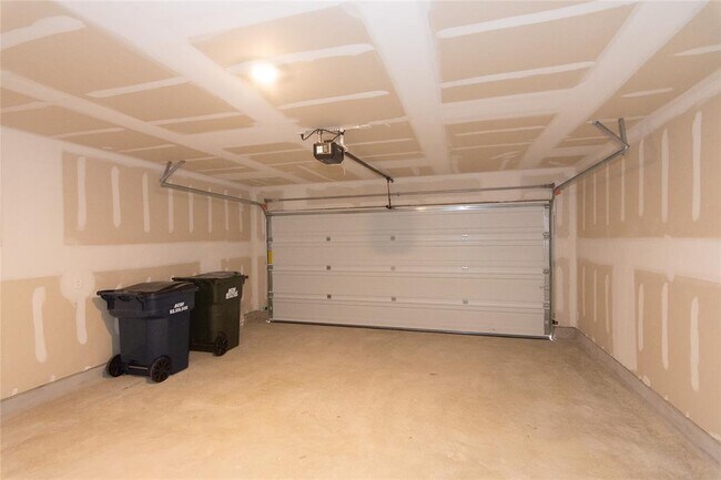 Building Photo - 149 Star Packer Ln