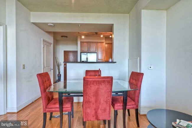 Building Photo - 11760 Sunrise Valley Dr