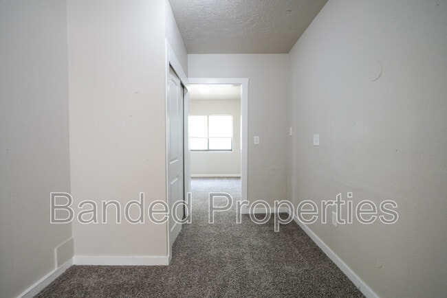 Building Photo - 276 W 700 N