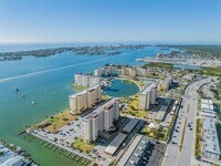 Building Photo - 4550 Cove Cir