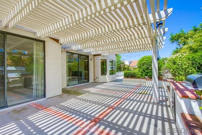 Building Photo - 11742 Avenida Sivrita