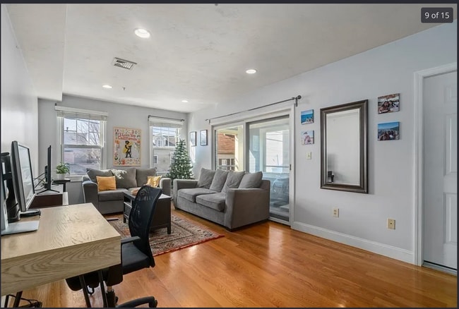 Building Photo - 150 W 9th St