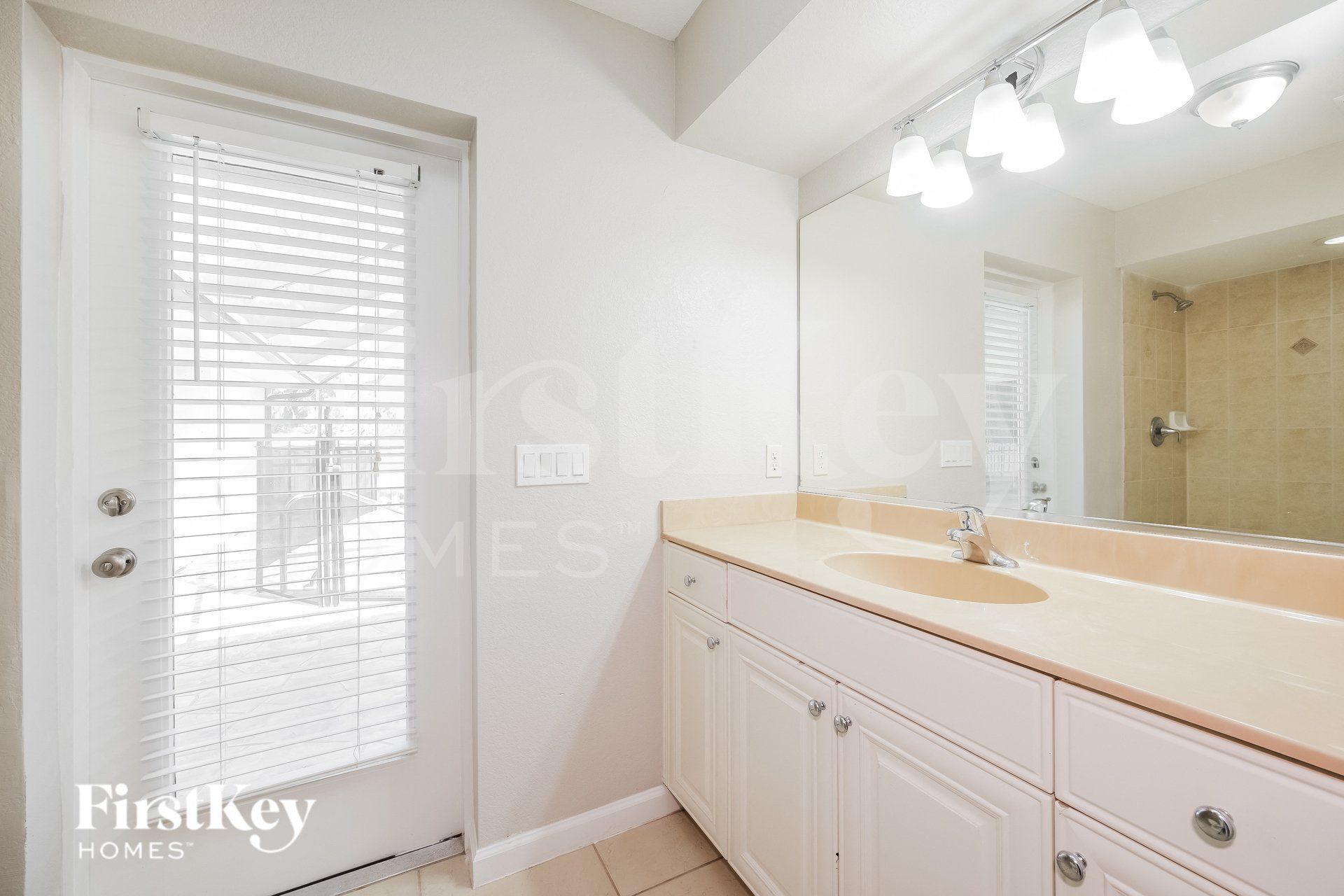 Building Photo - 3342 Cunliffe Rd