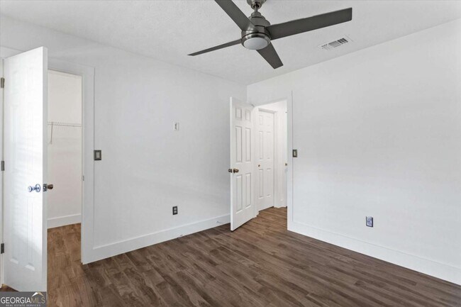 Building Photo - 140 Grayland Creek Dr