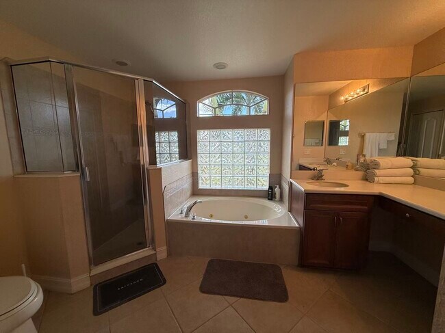 Building Photo - 409 SW 8th St